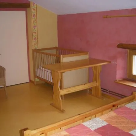 Chaleureux Au Bord D'un Ruisseau Avec Grand Jardin, Proche Metz Et Nancy - Fr-1-584-64 *